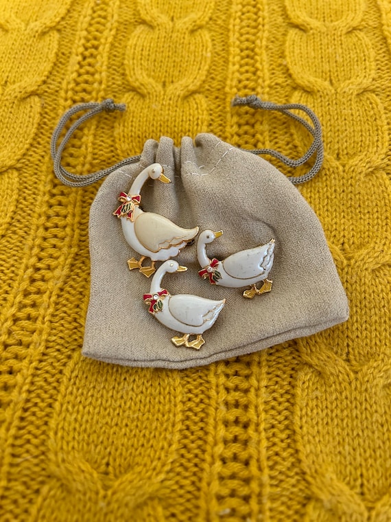 Vintage Christmas geese family enamel brooch set
