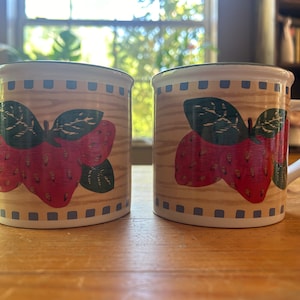 Strawberry mugs, set of 2