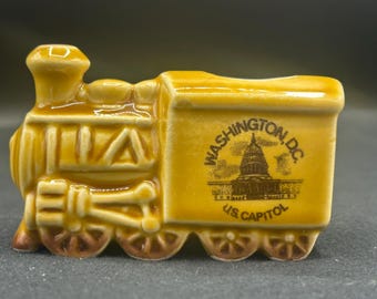 Vintage ceramic train souvenir toothpick holder, Washington DC, US Capital