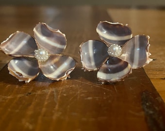Vintage seashell clip on earrings