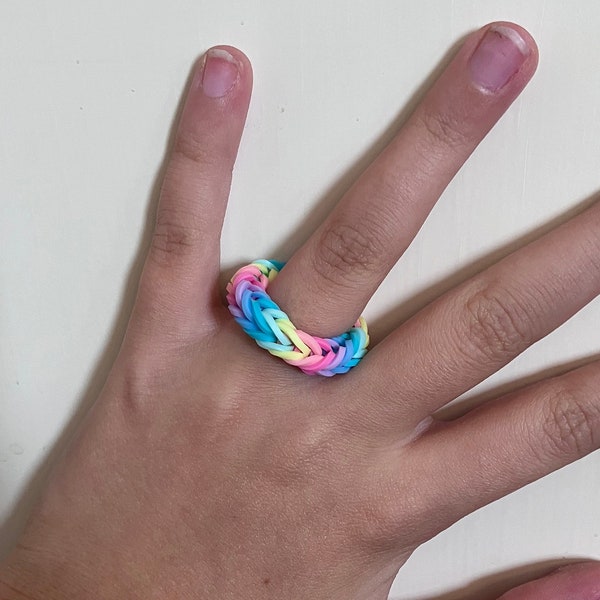 Fully Customizable Rubber Band Ring
