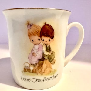 Precious Moments Cup - &quot;Love One Another&quot; - 1978