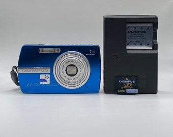 Olympus μ("mju") 700 Blue 7.1MP Digital Camera