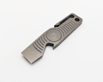Mini Clé à Molette TiSpanner en Titane, un Outil 5-en-1