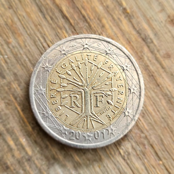 2 EUR coin rarely moved