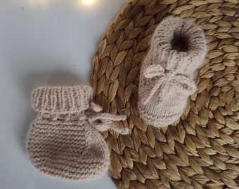 Chaussons bébé au crochet, neutres en matière de genre, bottines bébé unisexe, chaussons pour bébé, chaussures pour nouveau-né, chaussettes tricotées à la main en Ukraine