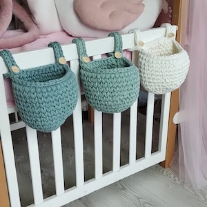 Sac tricoté pour lit de bébé, panier suspendu au crochet pour lits de bébé, panier de rangement suspendu, panier suspendu pour lit de bébé, panier de poche pour lit de bébé Nurseri