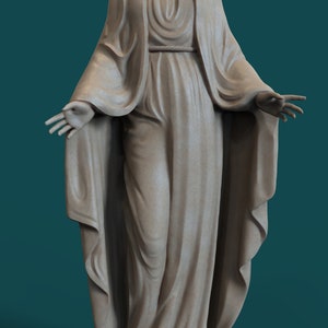 Könnte beinhalten: Eine beigefarbene Statue der Jungfrau Maria, die auf einem Sockel mit einer Schlange zu ihren Füßen steht. Die Statue ist aus einem glatten, strukturierten Material gefertigt und hat einen ruhigen Ausdruck.