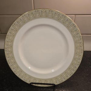 Royal Doulton Sonnet dinner plate