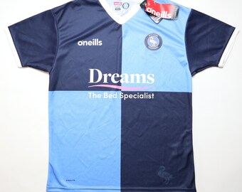 Wycombe Wanderers 2022/2023 Heim-Fußballtrikot, Fußballtrikot, O’Neills BNWT, neues blaues Top, Erwachsene, Herren, Größe S, kleines Camiseta-Trikot