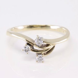 3 Stone Vintage Diamond Ring