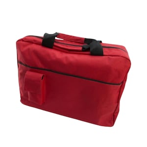 Puede incluir: Juego de tres tazas de cerámica con acabado mate moteado. Cada taza presenta un color diferente: azul claro, crema y gris. Las tazas tienen un diseño simple y moderno con forma redondeada y asa cómoda.