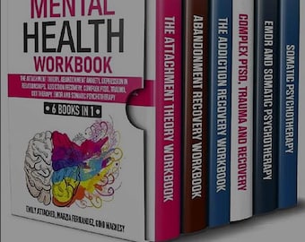 Può includere: Un set di sei quaderni di lavoro rosa, marrone, blu, bianco e nero intitolato "Mental Health Workbook 6 Books in 1" con i titoli di ogni quaderno elencati sul dorso. I titoli includono "The Attachment Theory Workbook", "Abandonment Recovery Workbook", "The Addiction Recovery Workbook", "Complex PTSD, Trauma and Recovery" e "EMDR and Somatic Psychotherapy".