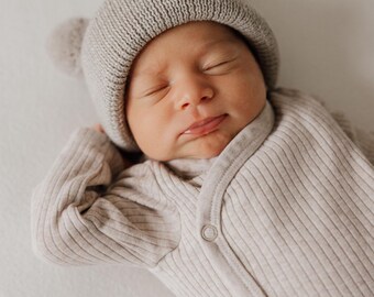 Knitted baby hat made from 100% merino wool with teddy bear ears | Beanie hat for babies | Special gift ideas for baby showers, births and christenings