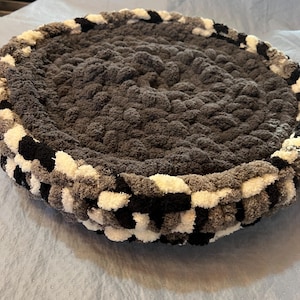 Crocheted Pet Bed 5”x22” with Removable Insert