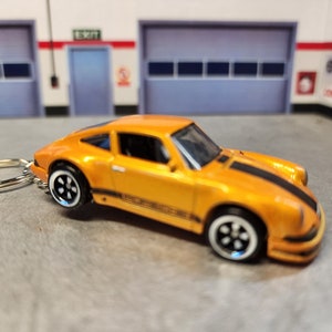Custom Porsche 911 Keychain – 1971 Porsche 911 Classic Car Keychain, Vintage Auto Gift for Porsche Lovers, Unique Personalized Key Accessory