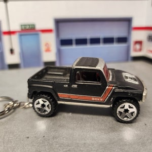 Hummer H3T Keychain, Hummer Keychain, Hummer Gifts