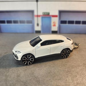 Lamborghini Urus Keychain, Custom Lamborghini Urus Keychain, Custom Lamborghini Keychain, Premium Keychain