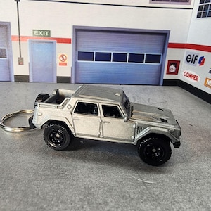Lamborghini LM002 Keychain, Custom Lamborghini LM002 Keychain, Custom Lamborghini Keychain, Premium Keychain