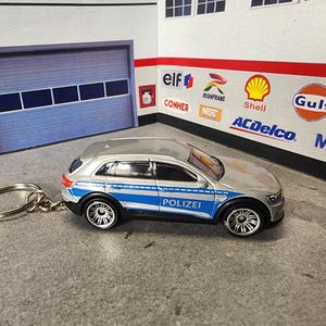 Audi E Tron Police Keychain, Custom Audi E Tron Keychain, Audi E-Tron Keychain, Custom Audi Keychain