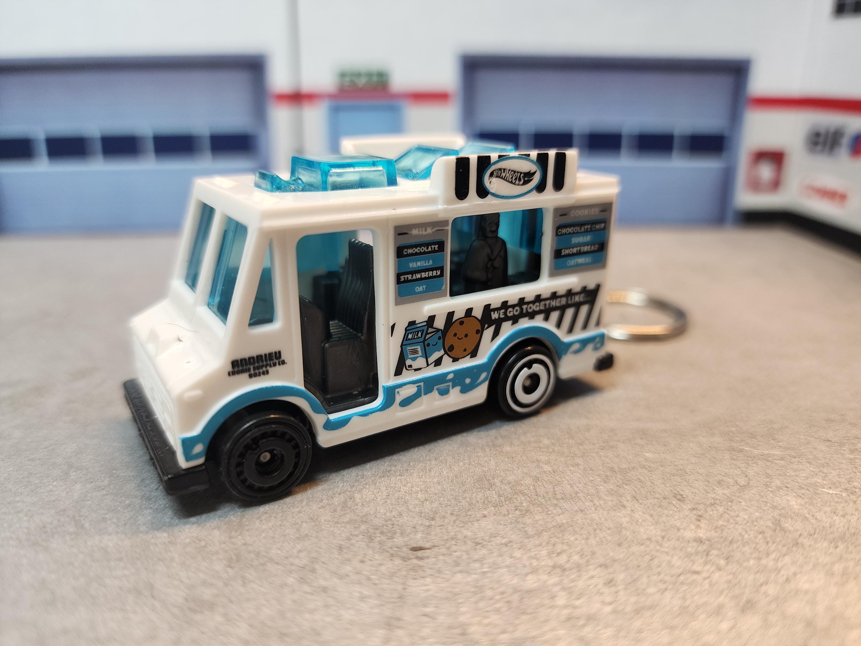 Food Truck Keychain, Food trailer Keychain, Cookie Truck Keychain, Premium Keychain