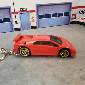 Lamborghini Countach  Keychain, Lamborghini Countach Keychain, Custom Lamborghini Keychain, Premium Keychain