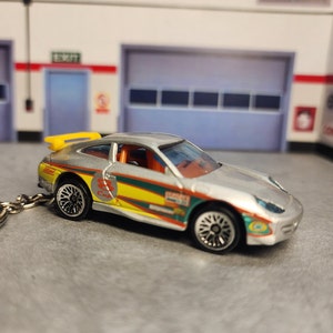 Porsche 911 GT3 Cup Keychain, Custom Porsche 911 GT3 Keyring, Unique Car Enthusiast Gift, Collector&#39;s Porsche 911 Accessory, Racing Keychain