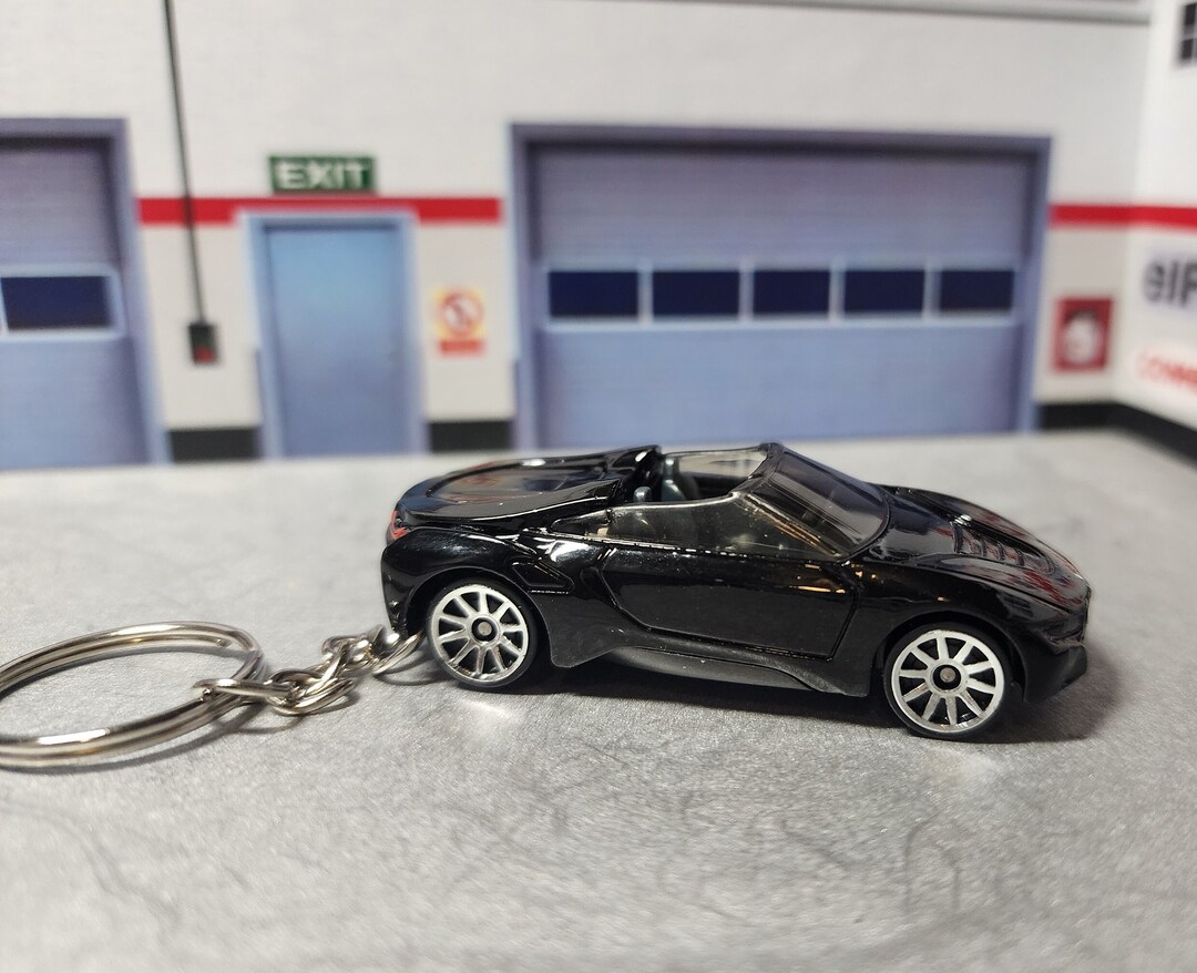 I8 BMW Roadster Keychain, Custom BMW I8 Roadster Keychain, BMW I8