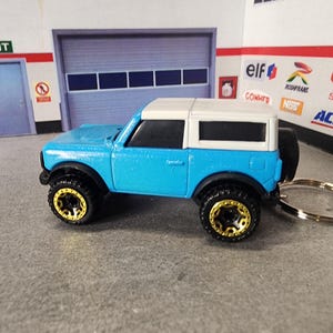Ford Bronco Keychain, 2021 Ford Bronco Keychain, Bronco Keychain, Premium Keychain