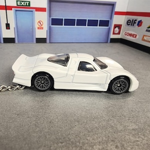 Nissan R390 GT1 Keychain, Nissan GRX35 Keychain, Nissan R390 Keychain, Nissan racing Keychain, Premium Keychain