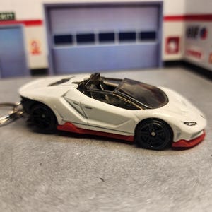Lamborghini Centenario Keychain, Custom 2016 Lamborghini Centenario Keychain, Custom Lamborghini Keychain, Premium Keychain