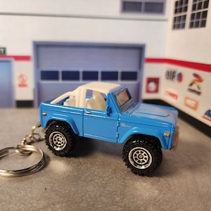 Ford Bronco Keychain, 1972 Ford Bronco Keychain, Bronco Keychain; Premium Keychain