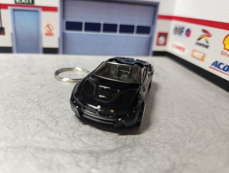 I8 BMW Roadster Keychain, Custom BMW I8 Roadster Keychain, BMW I8