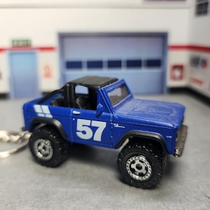 Ford Bronco Keychain, 1972 Ford Bronco Keychain, Bronco Keychain, Premium Keychains