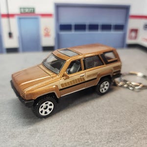 4Runner Keychain, 1985 Toyota 4Runner Keychain, Toyota Keychain, Premium Keychain