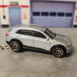 Audi E Tron Keychain, Custom Audi E Tron Keychain, Audi E-Tron Keychain, Custom Audi Keychain