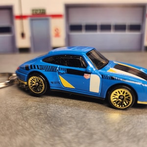 Porsche Carrera Schlüsselanhänger, 1996 Porsche 911 Carrera Benutzerdefinierter Schlüsselanhänger, Zubehör aus Metalldruckguss im Maßstab 1: 64, einzigartiges Porsche-Geschenk, kostenloser US-Versand