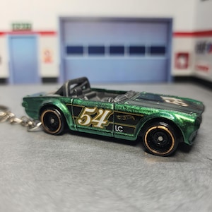 Triumph TR6 Keychain, Custom Triumph Keychain, TR6 Keychain