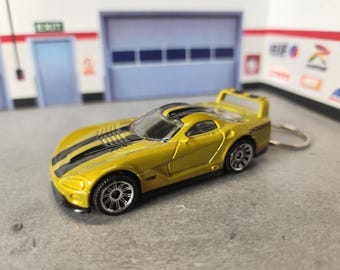 IPick Image Official Dodge Viper Keychain - Real Black Carbon Fiber With Gunmetal Metal Case, Large Hexagonal Pendant - View #8