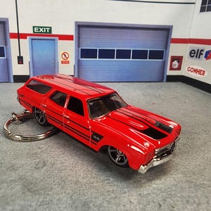 1970 Chevy Chevelle SS Keychain, Classic Chevelle SS Wagon Keychain, 1:64 Scale Diecast Model, Chevy Collectible Keychain, Car lover gift