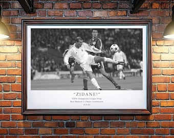 DIGITAL ONLY - Real Madrid FC - Zinedine Zidane / Black and White Digital Download Print / Iconic Football Sports Moment Wall Art Poster