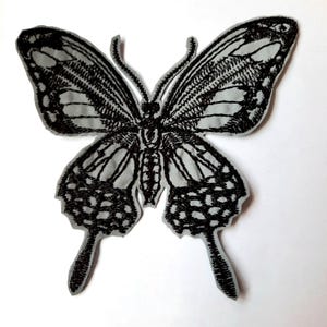 Reflecterende vlinderzwaluwstaart opnaaien \ opstrijkbare geborduurde patch