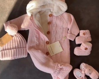 Roze teddy jumpsuit, laarsjes, hoed. Superzachte unisex jumpsuit met teddy konijntje voor baby's. Fleece kinderpakje, zacht sherpa konijntje voor kinderen, jumpsuits