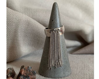 Modern Concrete Ring Holder -Stylish Jewelry Stand - Concrete Ring Cone - Modern Ring Organizer - Minimalist Jewelry Storage