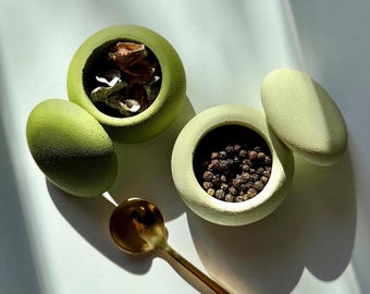 Ensemble de pots de sel et de poivre, salière en béton vert avec couvercle, jolis bols à épices, bocal de rangement de cuisine, accessoires de plan de travail provençaux