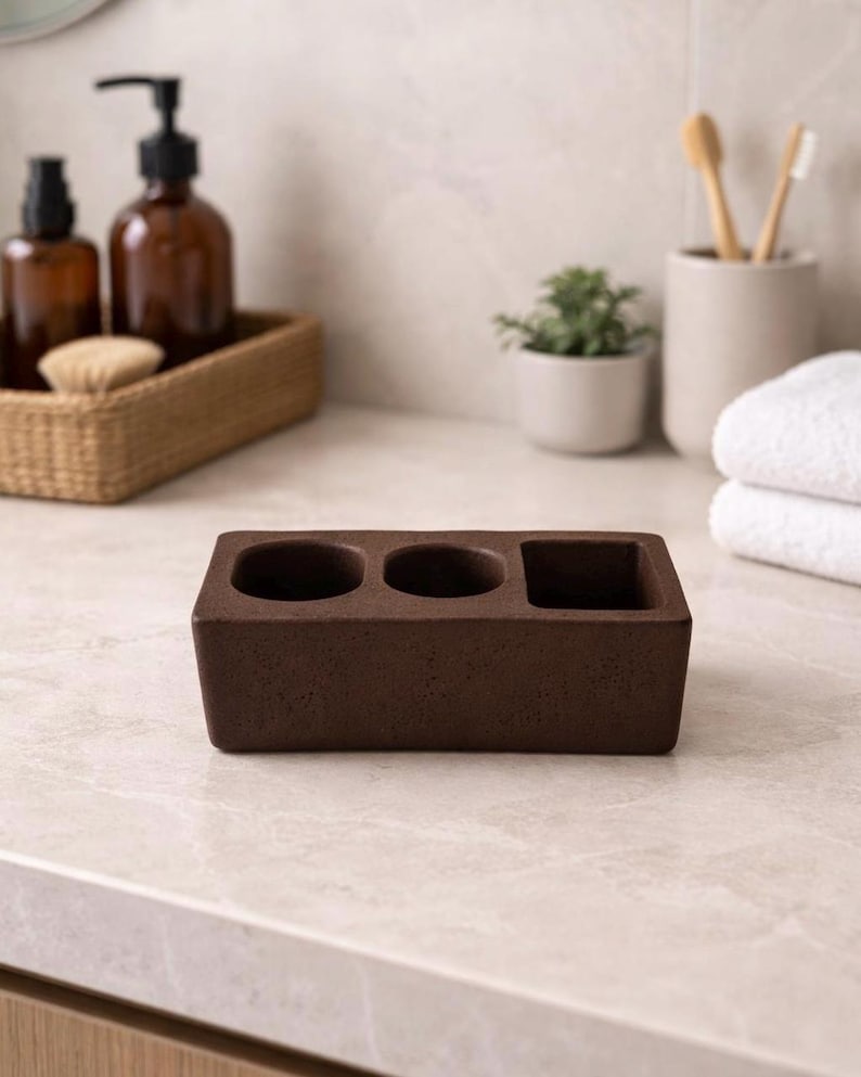 Hållare för elektrisk tandborste i betong, modern bänkorganisatör i badrum, minimalistisk toalettbricka i cement, modern badrumsinredning Brun