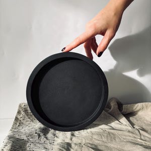 Round Concrete Tray, Multifunctional Circular Tray, Black Tabletop Decoration, Beton Plate, Minimalist Living Room, Housewarming Gift