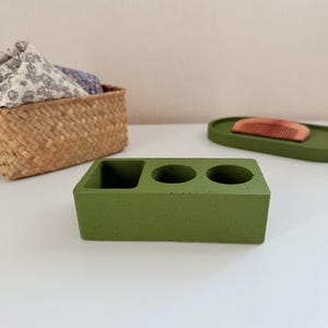 Hållare för elektrisk tandborste i betong, modern bänkorganisatör i badrum, minimalistisk toalettbricka i cement, modern badrumsinredning olive green