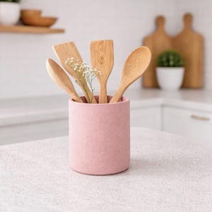 Soporte minimalista rosa para utensilios / Organizador moderno de encimera de hormigón / Decoración de cocina estilo escandinavo Japandi
