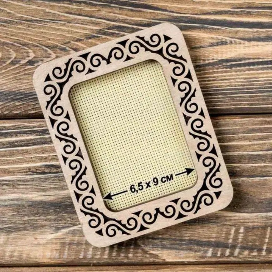 Wood Embroidery frame with strong magnetic, plywood, LIGHT Color, 2.55x3.54 IN (6.5x9 cm)